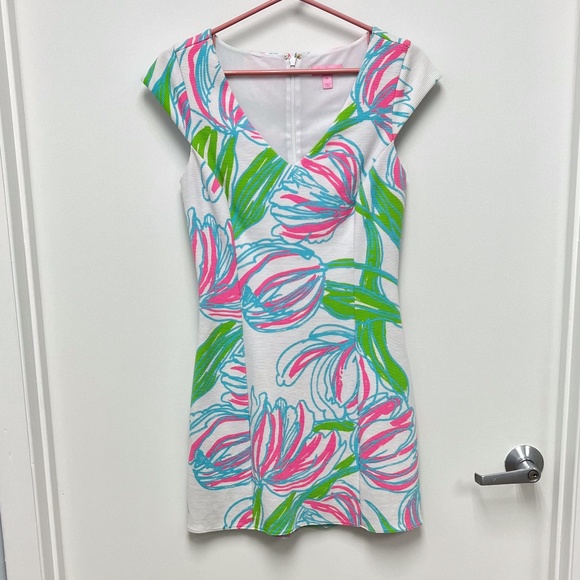 Lilly Pulitzer Dresses & Skirts - Floral Printed Lilly Pulitzer Dress